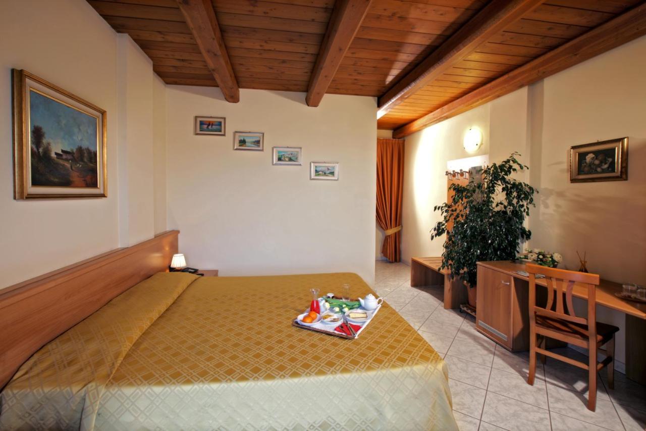 Hotel Tenuta Canta Volvera Екстер'єр фото